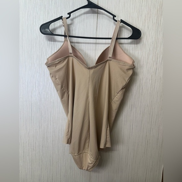 SPANX Assets Nude 1X Shapeware - Picture 3 of 5